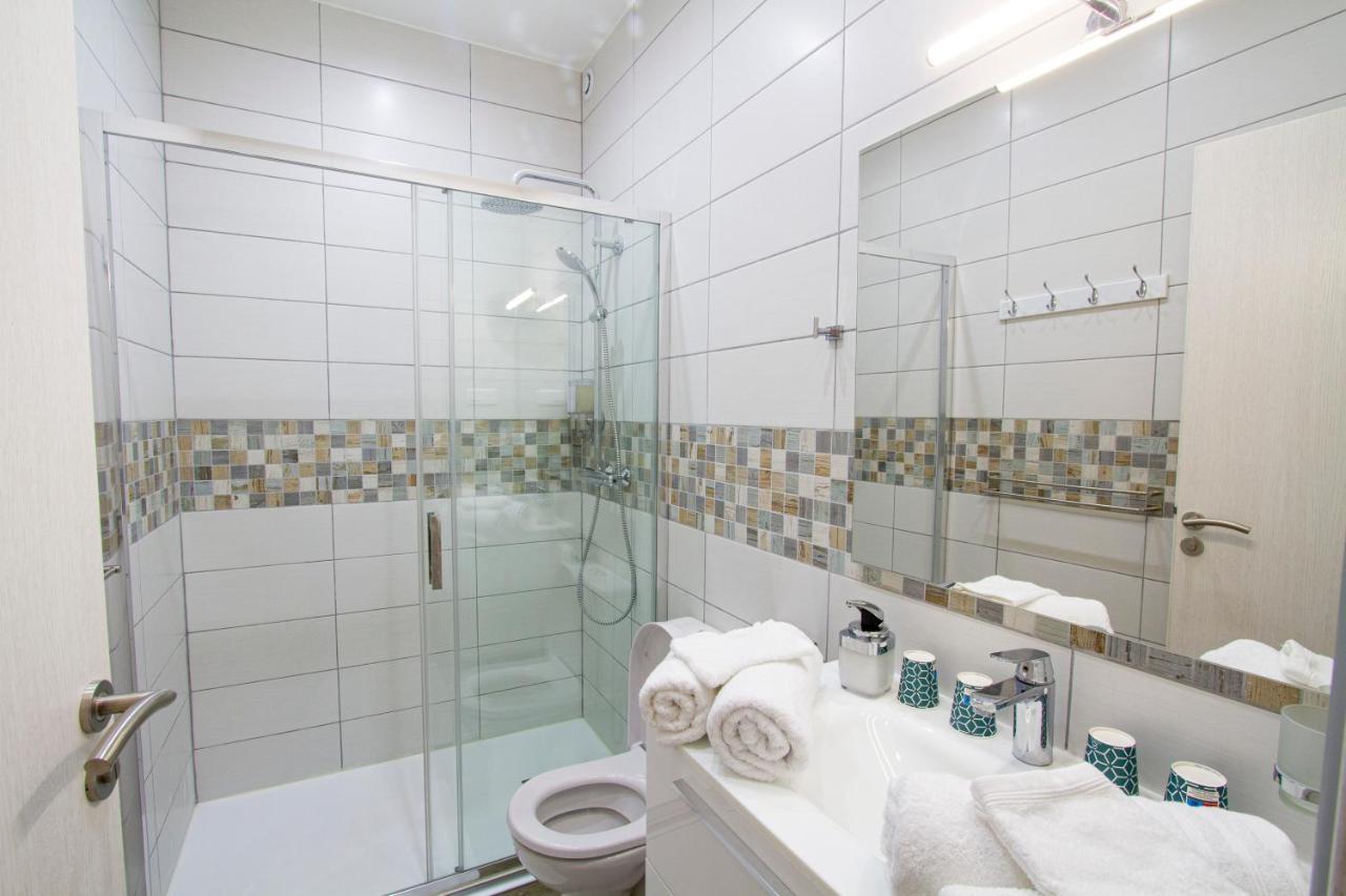 Soleil D'Ete: Balcony Retreat with Netflix & Free Parking Apartment Chalons-en-Champagne Exterior photo